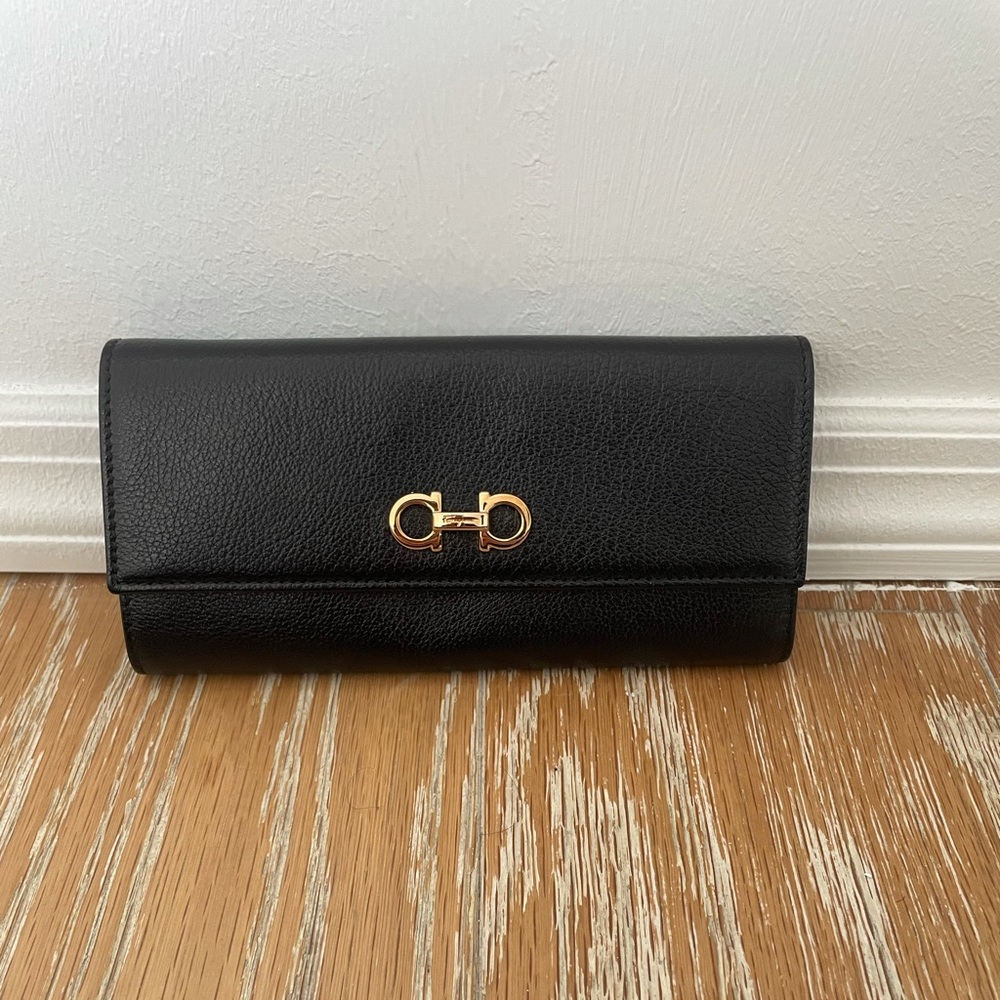 BRAND NEW Ferragamo wallet